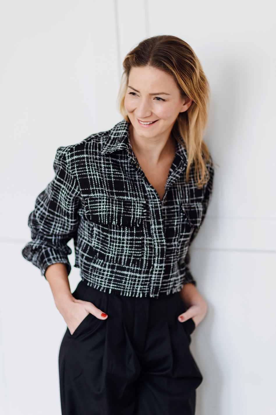 Authentisches Businessportrait einer Unternehmerin im Innenraum – moderne Business Fotos und Business Fotografie in München